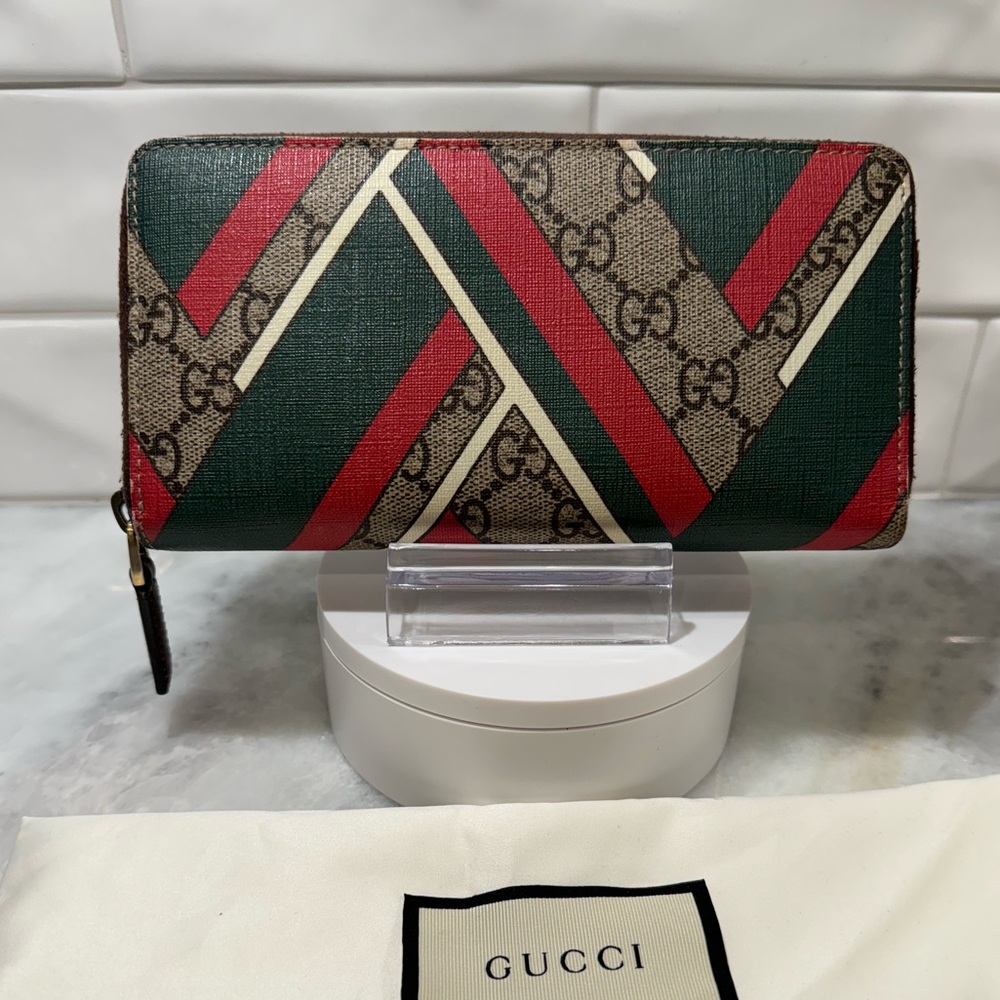 Gucci GG Chevron Long Wallet